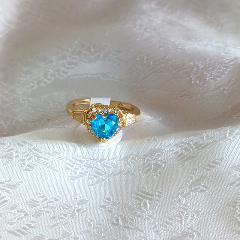 Topaz heart ring